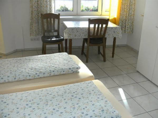 Hostel Heinzelmaennchen Кёльн Экстерьер фото
